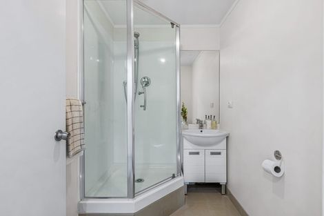 Photo of property in 1/525 Beach Road, Murrays Bay, Auckland, 0630