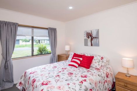 Photo of property in 7a Wood Leigh, Paraparaumu Beach, Paraparaumu, 5032