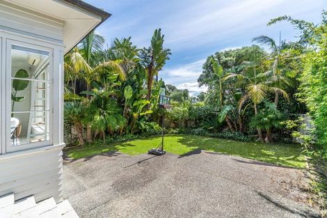Photo of property in 36 Harbour View Road, Point Chevalier, Auckland, 1022