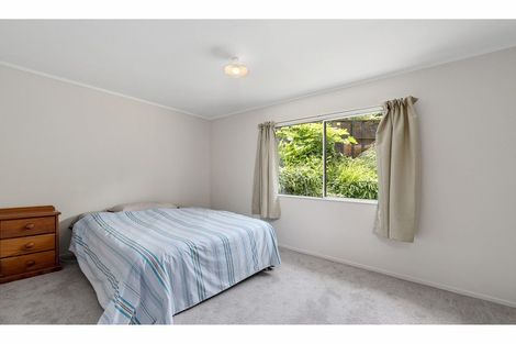 Photo of property in 8 Limmer Place, Browns Bay, Auckland, 0632