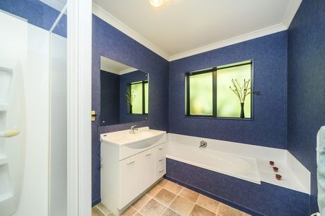 Photo of property in 53 Pacific Drive, Fitzherbert, Palmerston North, 4410