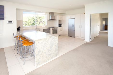 Photo of property in 150 Pacific Parade, Army Bay, Whangaparaoa, 0930