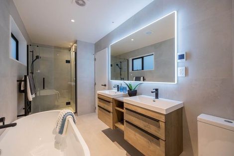 Photo of property in 6d Raeben Avenue, Hillcrest, Auckland, 0627