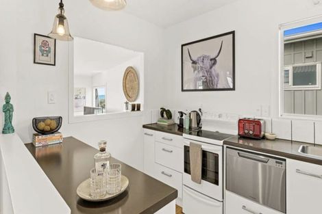 Photo of property in 6a Piccadilly Circus, Snells Beach, 0920