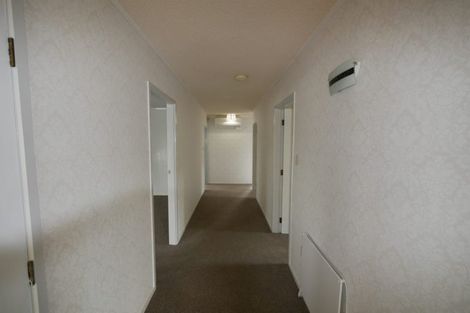 Photo of property in 2/423 Great South Road, Rosehill, Papakura, 2113