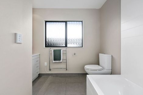 Photo of property in 1/26 Centorian Drive, Windsor Park, Auckland, 0632