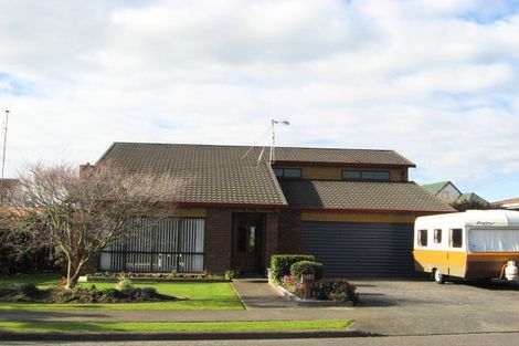 Photo of property in 67 Highbury Drive, Levin, 5510