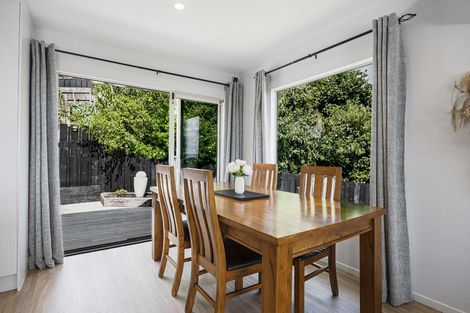 Photo of property in 22 Whangaparaoa Road, Red Beach, 0932