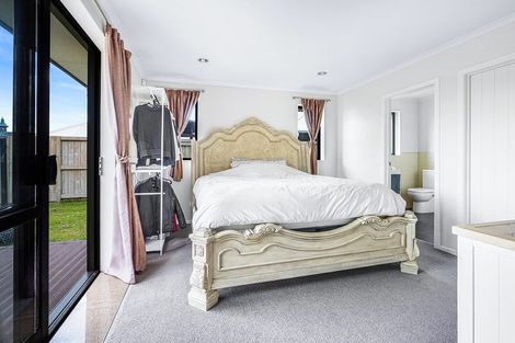 Photo of property in 64 Sirius Crescent, Rototuna North, Hamilton, 3210