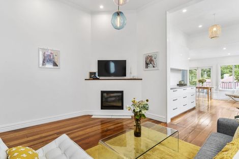 Photo of property in 122 Hanson Street, Newtown, Wellington, 6021