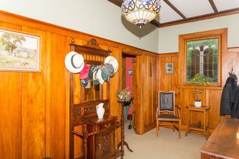 Photo of property in 17 Chamberlain Street, Dannevirke, 4930