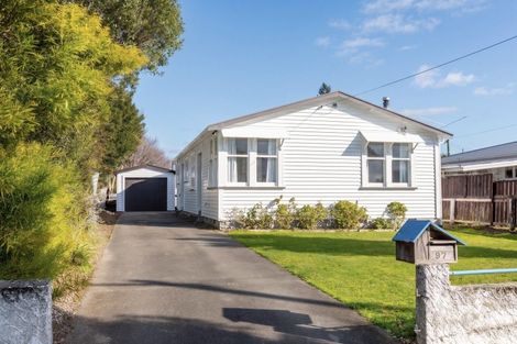 Photo of property in 97 Broadway, Carterton, 5713