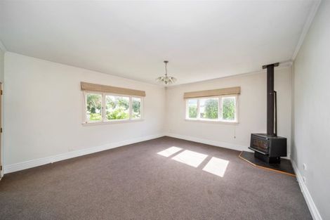 Photo of property in 336 South Road, Hawera, 4610