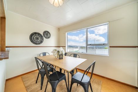 Photo of property in 31 Aniseed Grove, Timberlea, Upper Hutt, 5018