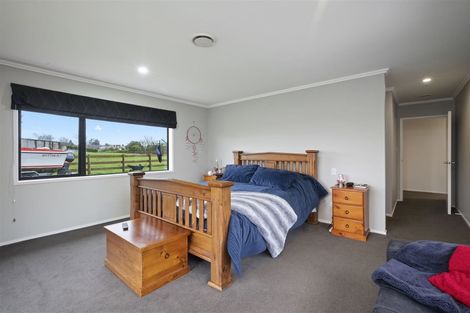 Photo of property in 7 Armstrong Way, Waiuku, 2123