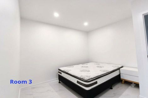Photo of property in 9 Darlington Place, Glendene, Auckland, 0602