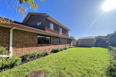 Photo of property in 20b Kallaroo Place, Botany Downs, Auckland, 2010