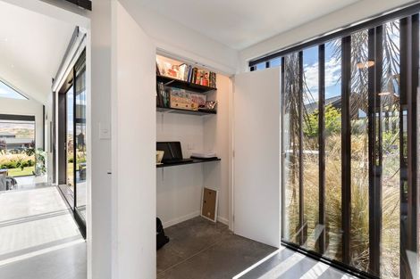 Photo of property in 13 Hackett Road, Jacks Point, Queenstown, 9371
