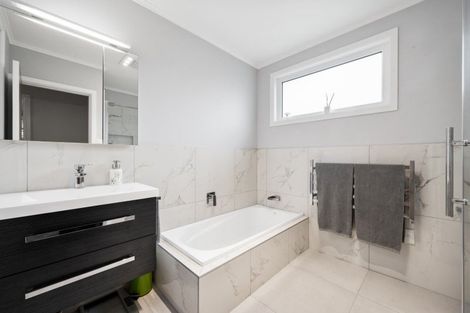 Photo of property in 12 Gerwyn Place, Pakuranga Heights, Auckland, 2010