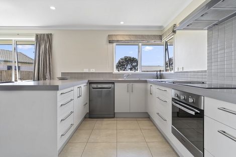 Photo of property in 98 Grenada Street, Mount Maunganui, 3116