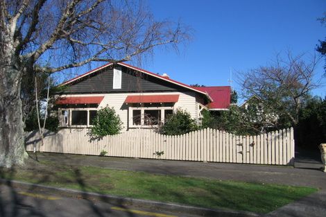Photo of property in 72 Rangitane Street, Palmerston North, 4414