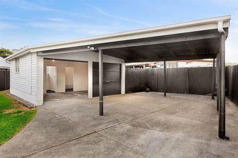 Photo of property in 8 Blake Road, Mangere East, Auckland, 2024