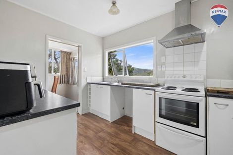 Photo of property in 39 Thurleigh Grove, Karori, Wellington, 6012
