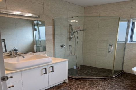 Photo of property in 28 The Enclave, Totara Heights, Auckland, 2105