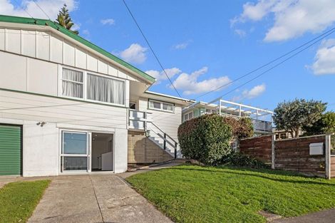 Photo of property in 3 Terrance Grove, Paparangi, Wellington, 6037