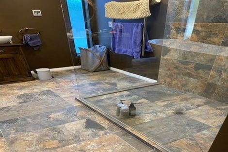 Photo of property in 201a Katherine Mansfield Drive, Whitemans Valley, Upper Hutt, 5371