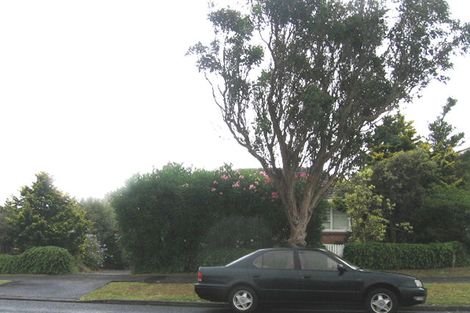 Photo of property in 98 Coronation Road, Hillcrest, Auckland, 0627