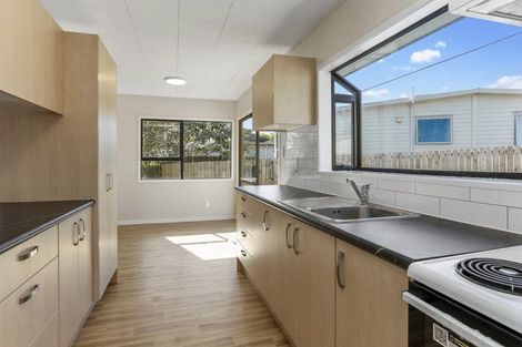 Photo of property in 6 Pureora Place, Clendon Park, Auckland, 2103