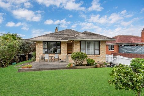 Photo of property in 1/13 Greers Road, Weymouth, Auckland, 2103