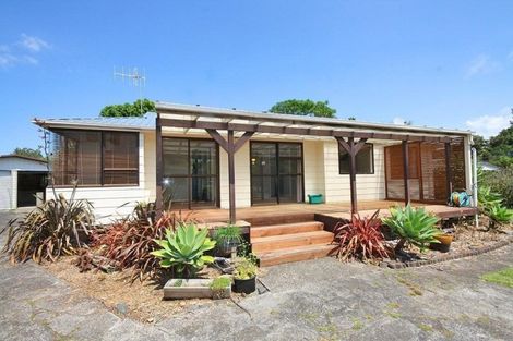 Photo of property in 118 Waverley Place, Whangamata, 3620