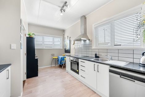 Photo of property in 356 Cambridge Terrace, Naenae, Lower Hutt, 5011