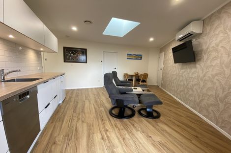 Photo of property in 31 Tiverton Crescent, Whalers Gate, New Plymouth, 4310