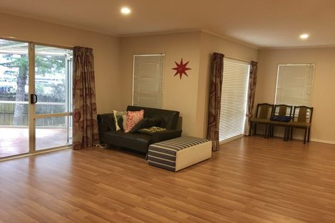 Photo of property in 18 Mercury Lane, Windsor Park, Auckland, 0632