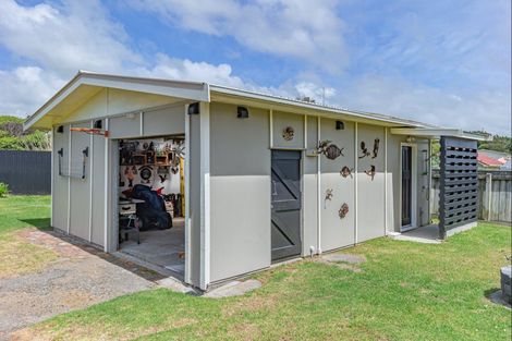 Photo of property in 118 Rua Avenue, Waitarere Beach, Levin, 5510