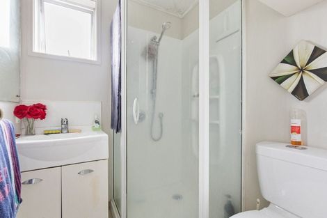 Photo of property in 25 Paragon Avenue, Beach Haven, Auckland, 0626