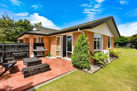 Photo of property in 24 Amoka Crescent, Parklands, Christchurch, 8083