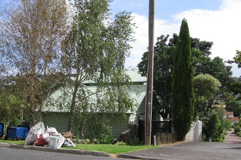 Photo of property in 1/10d Penning Road, Castor Bay, Auckland, 0620