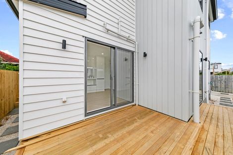 Photo of property in 90a Seymour Road, Sunnyvale, Auckland, 0612