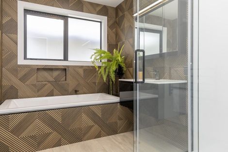 Photo of property in 73 Huka Falls Road, Rangatira Park, Taupo, 3384