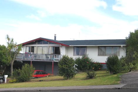 Photo of property in 61 Girrahween Drive, Totara Vale, Auckland, 0629