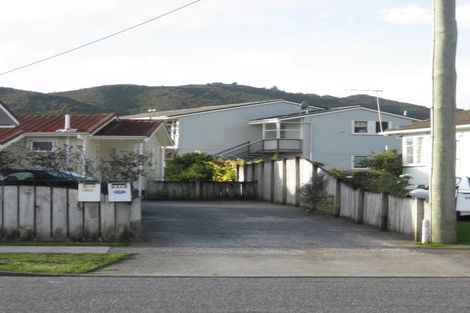 Photo of property in 2/21 Strand Crescent, Naenae, Lower Hutt, 5011