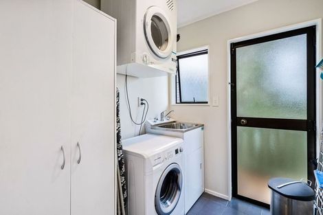 Photo of property in 60 Brian Crescent, Stanmore Bay, Whangaparaoa, 0932