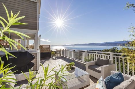 Photo of property in 74 Tio Tio Road, Seatoun, Wellington, 6022