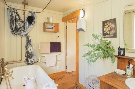 Photo of property in 16 Wellington Street, Enfield, Oamaru, 9491