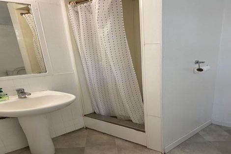 Photo of property in 24 Tiri Tiri Road, Birkdale, Auckland, 0626