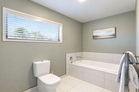 Photo of property in 27a Marnane Terrace, St Andrews, Hamilton, 3200